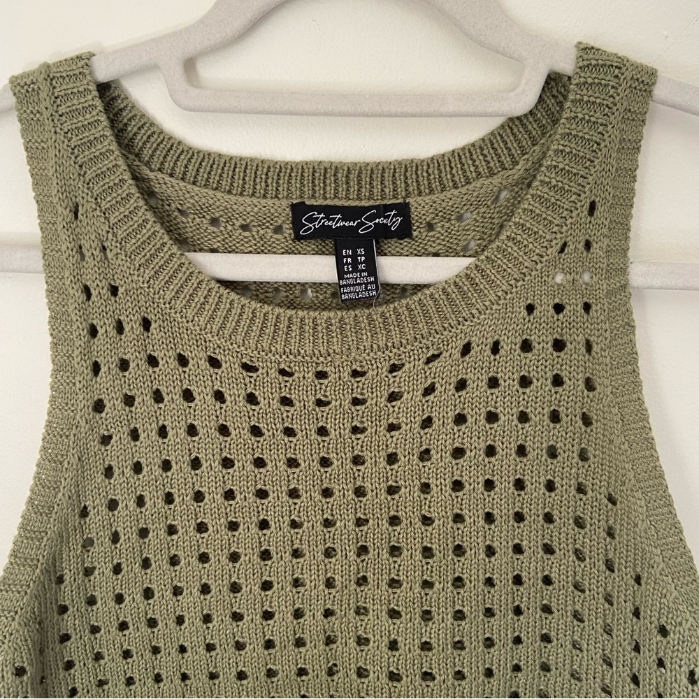 Crochet Top – Olive Green 🌿
Streetwear Society Olive Knit Tank